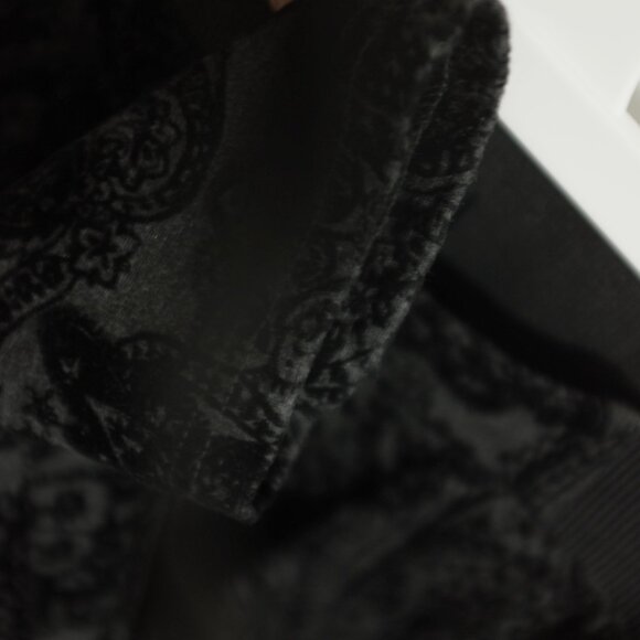 One 5 One Bump it Up Black Velour parsley Low Front Rise Maternity Pant size M - Picture 3 of 8